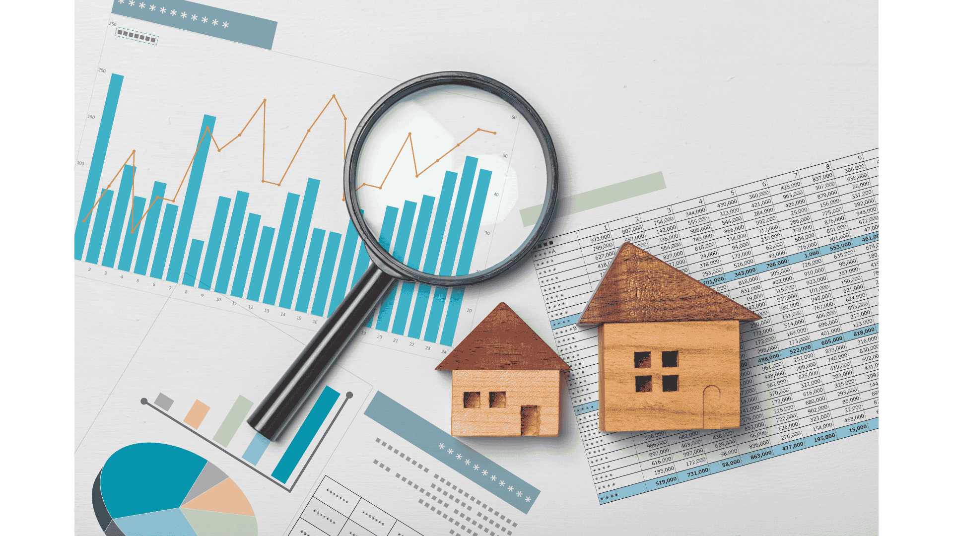 Immobilienkauf Analyse mit Lupe, Diagrammen und Häusern zur Veranschaulichung von Grunderwerbsteuer sparen